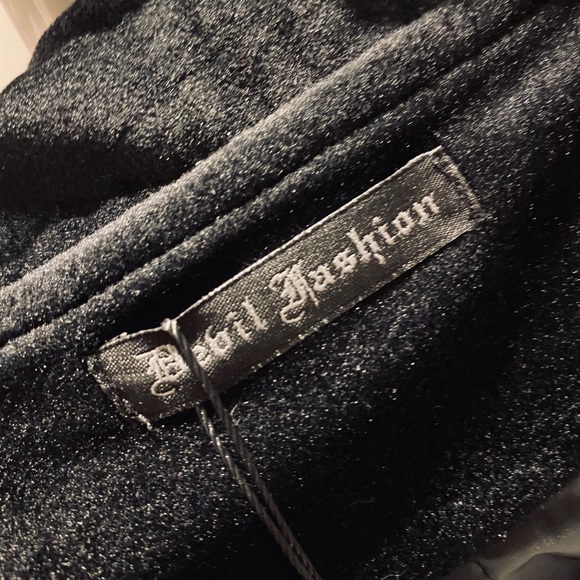 Velvet goth style jacket with lace - Picture 5 of 10